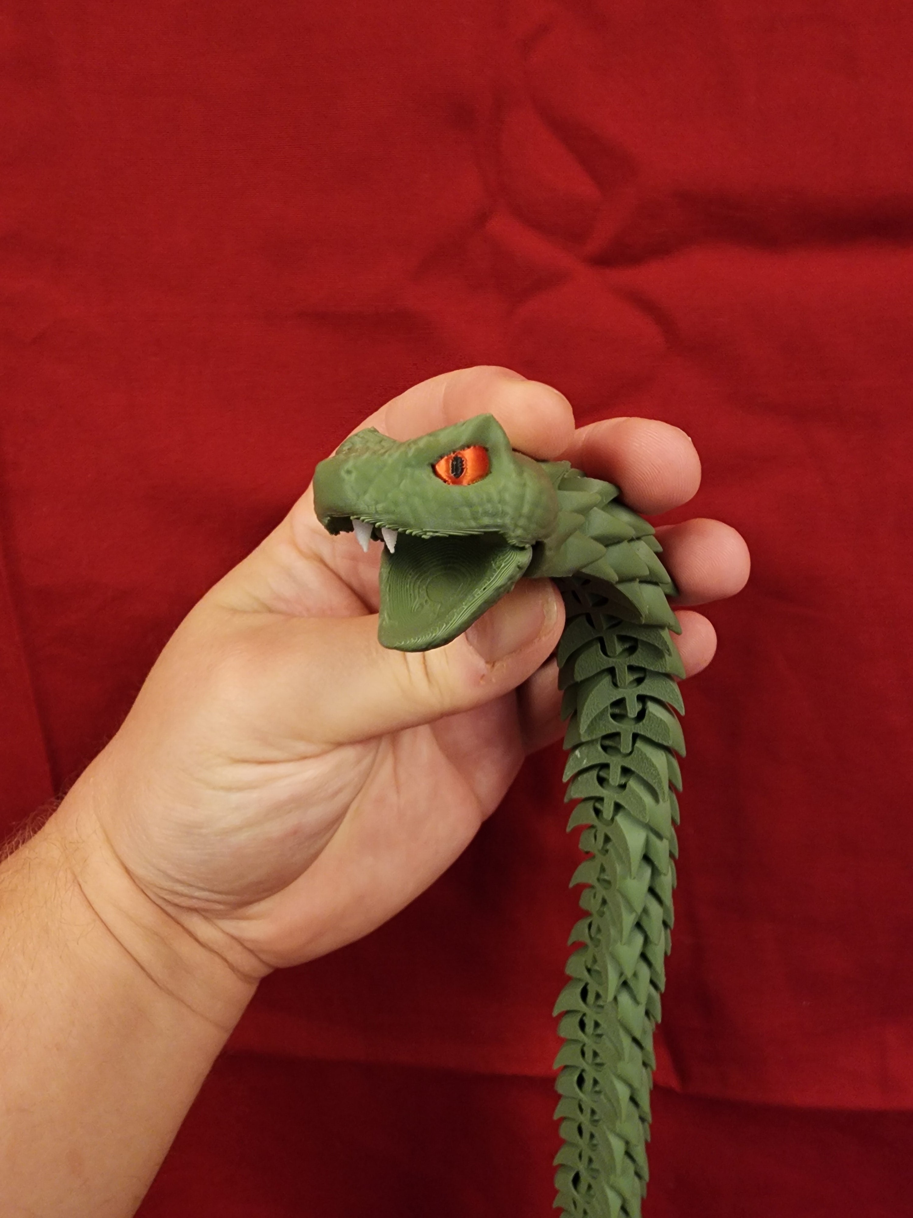 Zephyra articulated snake with fangs