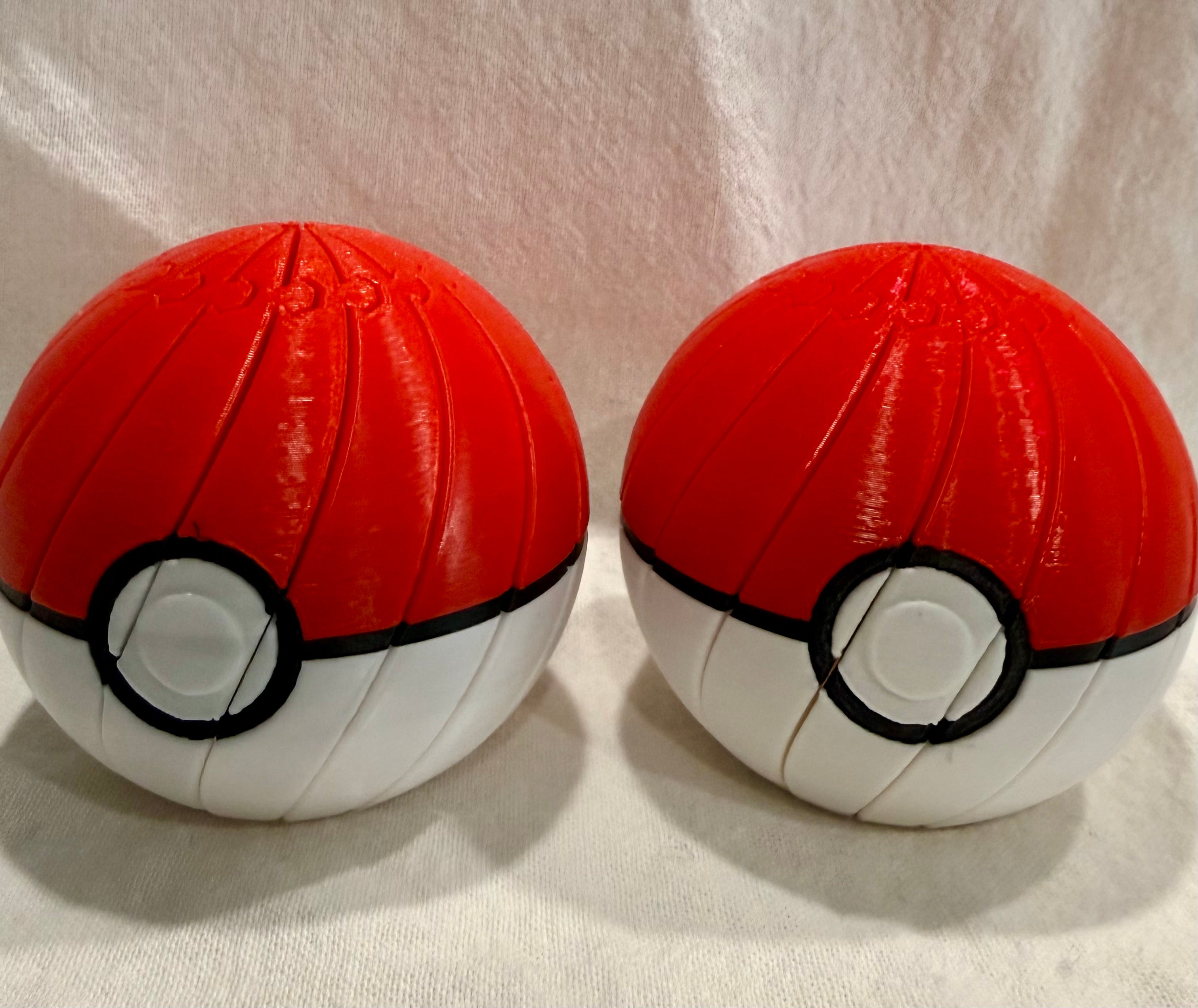 Pokeball twist fidget