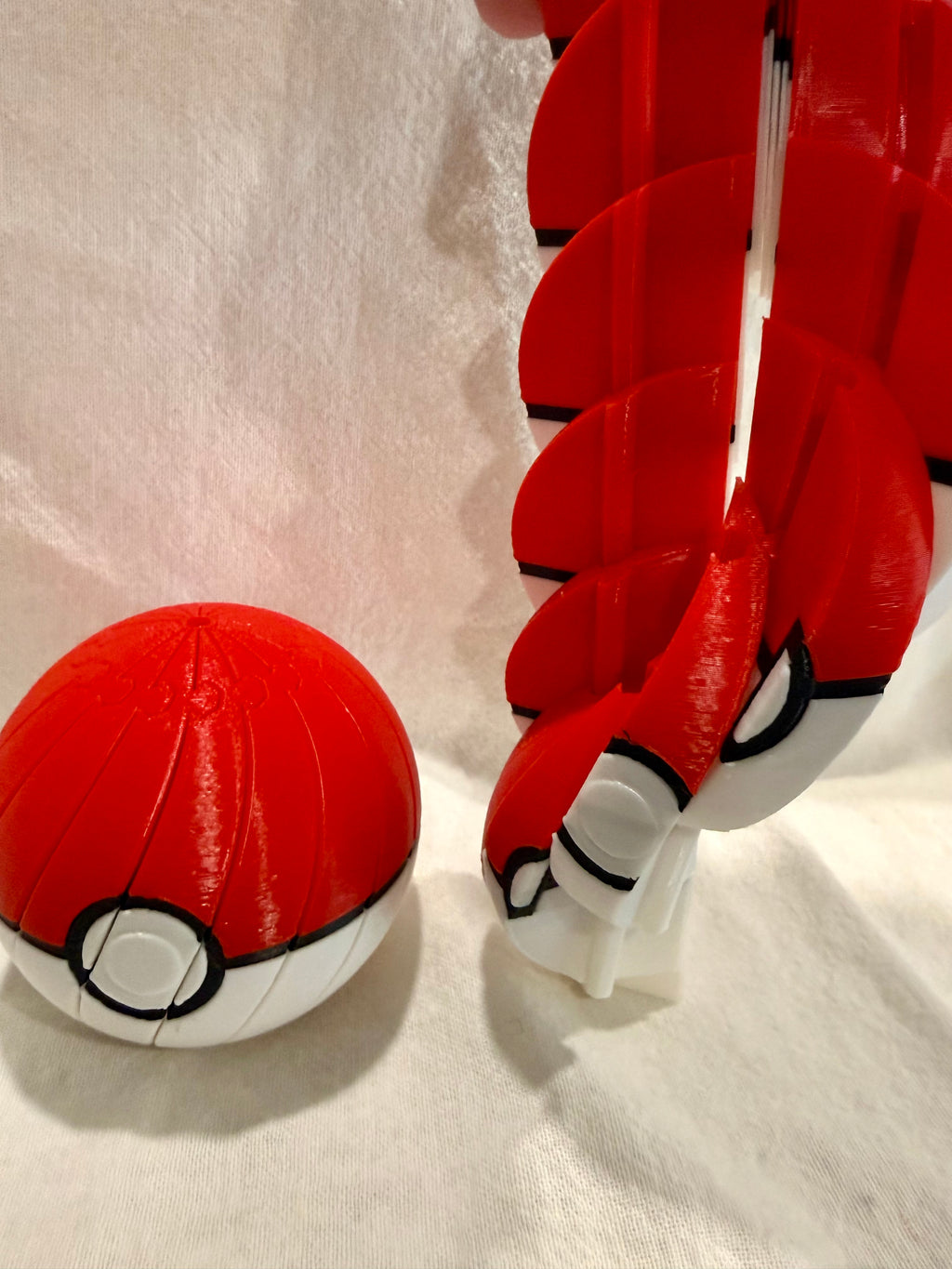 Pokeball twist fidget